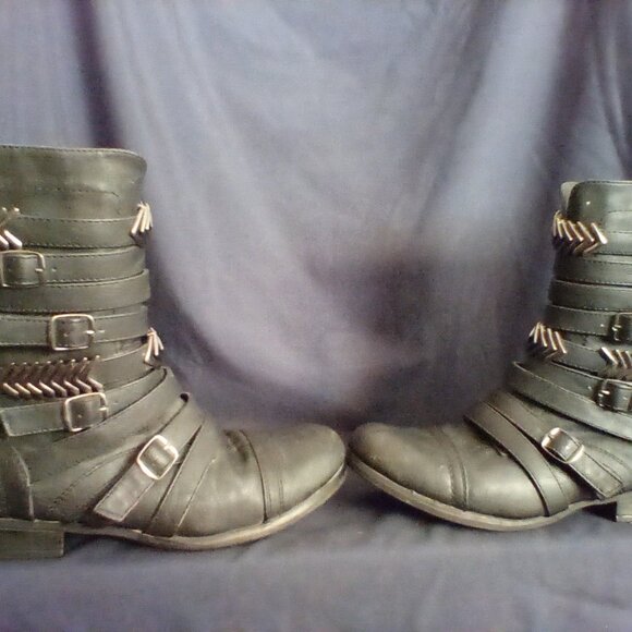Madden Girl Boots - Picture 4 of 7